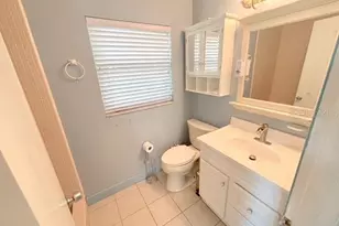 121 E Pine St, Howey in the Hills, FL 34737 - Photo 21