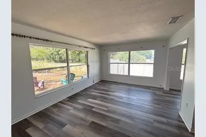 121 E Pine St, Howey in the Hills, FL 34737 - Photo 7