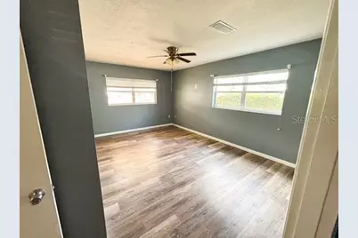 121 E Pine St, Howey in the Hills, FL 34737 - Photo 19
