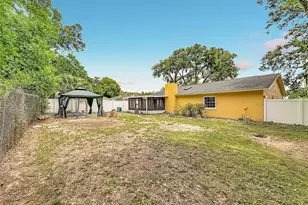 13530 Berkshire Ct, Grand Island, FL 32735 - Photo 25