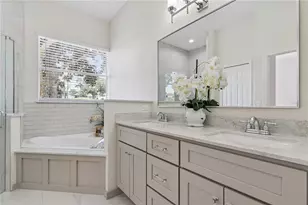24345 Amberleaf Ct, Leesburg, FL 34748 - Photo 9