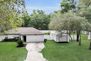 40206 Palm St, Lady Lake, FL 32159 - Photo 1