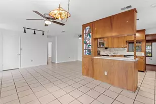 803 Carol Ct, Tavares, FL 32778 - Photo 11