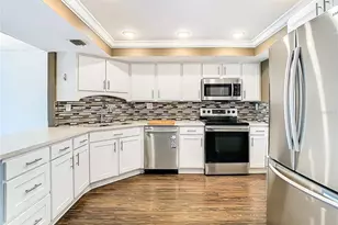 7400 Sun Island Dr, South Pasadena, FL 33707 - Photo 11