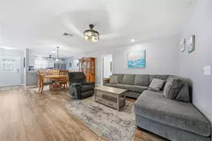 8142 SE 175th Columbia Pl, The Villages, FL 32162 - Photo 5
