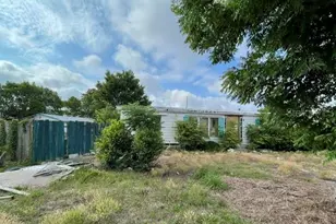 12024 Lakeview Dr, Leesburg, FL 34788 - Photo 3