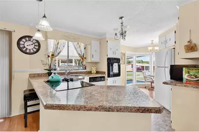32520 W Golf Court, Leesburg, FL 34748 - Photo 9