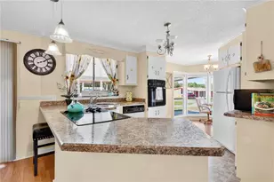 32520 W Golf Ct, Leesburg, FL 34748 - Photo 9