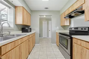 625 E 8th Ave, Mount Dora, FL 32757 - Photo 3