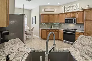 2246 Darlington Dr, The Villages, FL 32162 - Photo 9