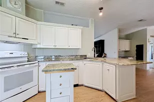 1666 Elkhart Cir, Tavares, FL 32778 - Photo 5