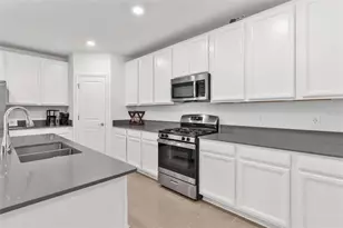 26143 Feathergrass Cir, Leesburg, FL 34748 - Photo 13