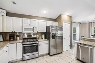 17115 SE 93rd Tellfier Terrace, The Villages, FL 32162 - Photo 21