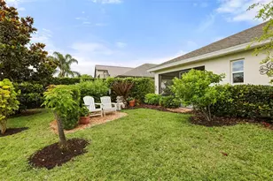 30429 Island Club Dr, Tavares, FL 32778 - Photo 11