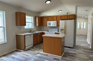 25335 Cranes Roost Cir, Leesburg, FL 34748 - Photo 7