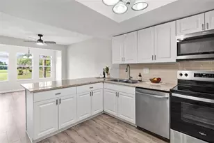 23202 Sandalwood Dr, Wildwood, FL 34785 - Photo 19