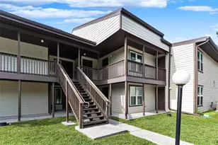 23202 Sandalwood Dr, Wildwood, FL 34785 - Photo 5