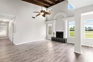 23202 Sandalwood Dr, Wildwood, FL 34785 - Photo 11