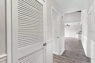 23202 Sandalwood Dr, Wildwood, FL 34785 - Photo 9