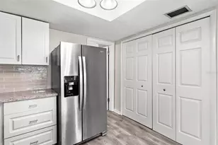 23202 Sandalwood Dr, Wildwood, FL 34785 - Photo 19