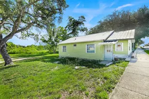 2104 South St, Leesburg, FL 34748 - Photo 1