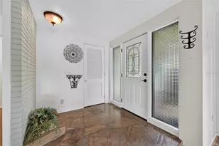 5216 Sydney Rd, Fruitland Park, FL 34731 - Photo 9