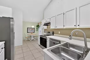 131 Madrona Dr, Eustis, FL 32726 - Photo 15