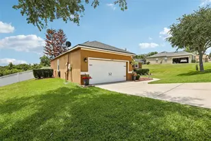 12702 Colonnade Cir, Clermont, FL 34711 - Photo 3