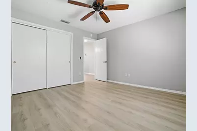 1685 Campos Drive, The Villages, FL 32162 - Photo 15