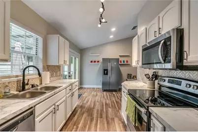 40140 Palm Street, Lady Lake, FL 32159 - Photo 9