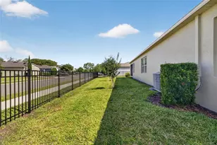 17386 Blazing Star Cir, Clermont, FL 34714 - Photo 3