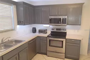 1033 Oak Forest Dr, The Villages, FL 32162 - Photo 5