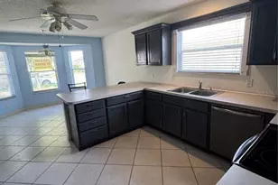 1033 Oak Forest Dr, The Villages, FL 32162 - Photo 7