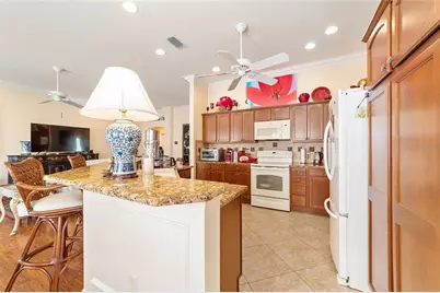 418 Flossmoor Court, The Villages, FL 32162 - Photo 11