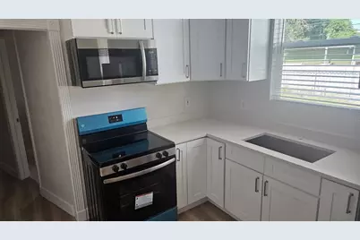 2524 W Chestnut Street, Tampa, FL 33607 - Photo 3