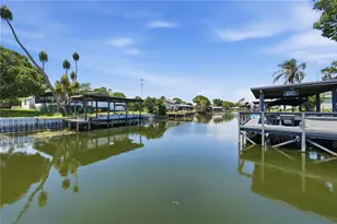 30107 Green Bay Dr, Tavares, FL 32778 - Photo 1