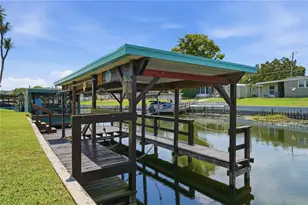 30107 Green Bay Dr, Tavares, FL 32778 - Photo 9