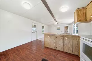 30107 Green Bay Dr, Tavares, FL 32778 - Photo 5
