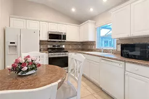 498 Weston Manor Dr, The Villages, FL 32162 - Photo 7