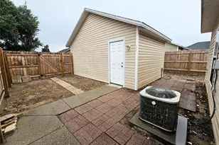 1004 Park Central Cir, Groveland, FL 34736 - Photo 13