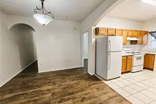 1004 Park Central Cir, Groveland, FL 34736 - Photo 5