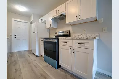 488 W Rosewood Lane #488, Tavares, FL 32778 - Photo 3