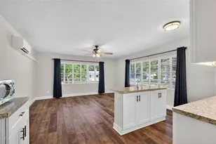 205 E 10th Ave, Mount Dora, FL 32757 - Photo 11