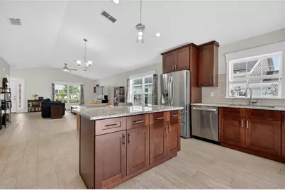 12591 NE 49th Drive, Oxford, FL 34484 - Photo 11