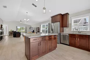 12591 NE 49th Dr, Oxford, FL 34484 - Photo 11