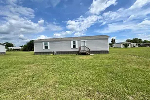 1115 NW 12th Ln, Lake Panasoffkee, FL 33538 - Photo 1