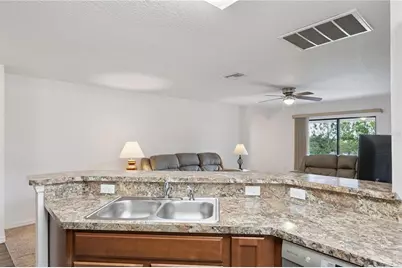 916 Aspen View Circle, Groveland, FL 34736 - Photo 9