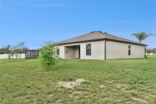 916 Aspen View Cir, Groveland, FL 34736 - Photo 19