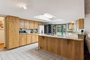 2610 12 Point Dr, Lakeland, FL 33811 - Photo 5