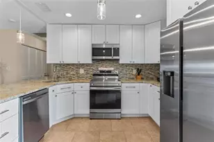 1229 Moonmist Cir, Sarasota, FL 34242 - Photo 9